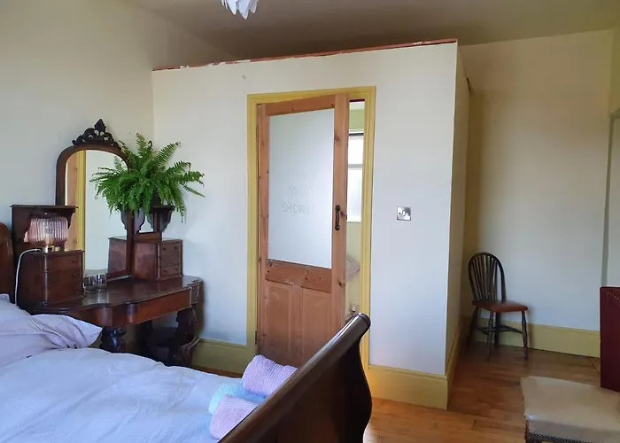 The Exchange Buildings 2*